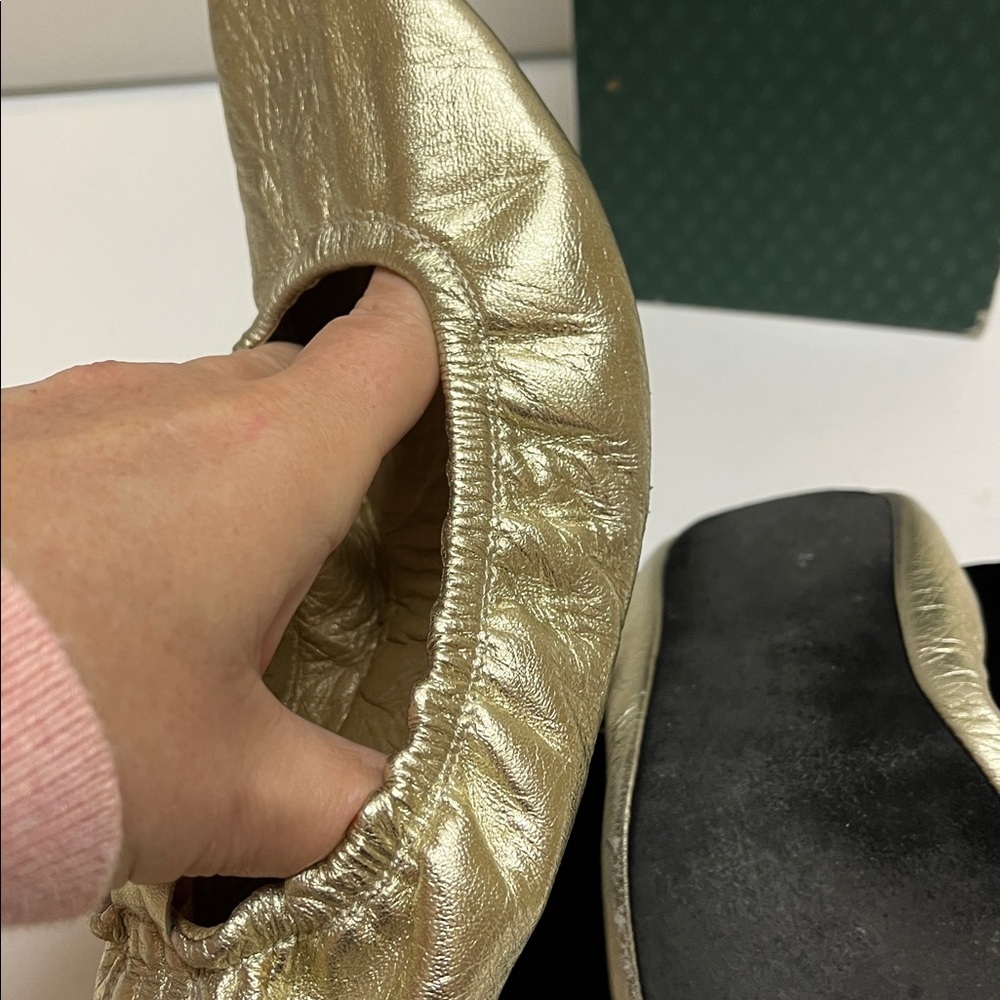 RARE Gucci Gold calfskin metallic Flats - Picture 13 of 15